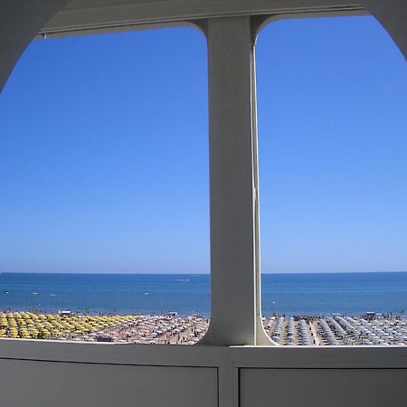 Hotel Spiaggia Marconi Rimini Bagian luar foto