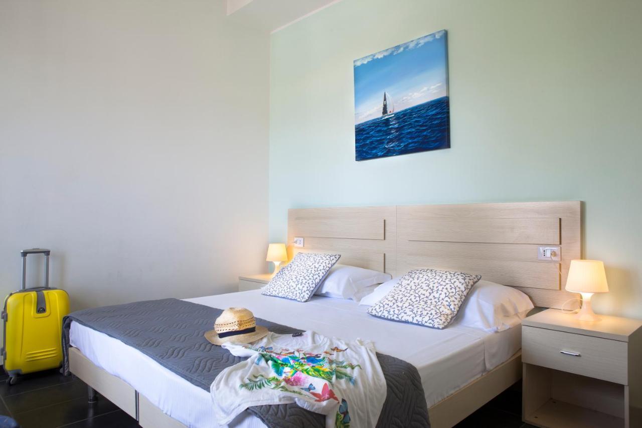 Hotel Spiaggia Marconi Rimini Bagian luar foto