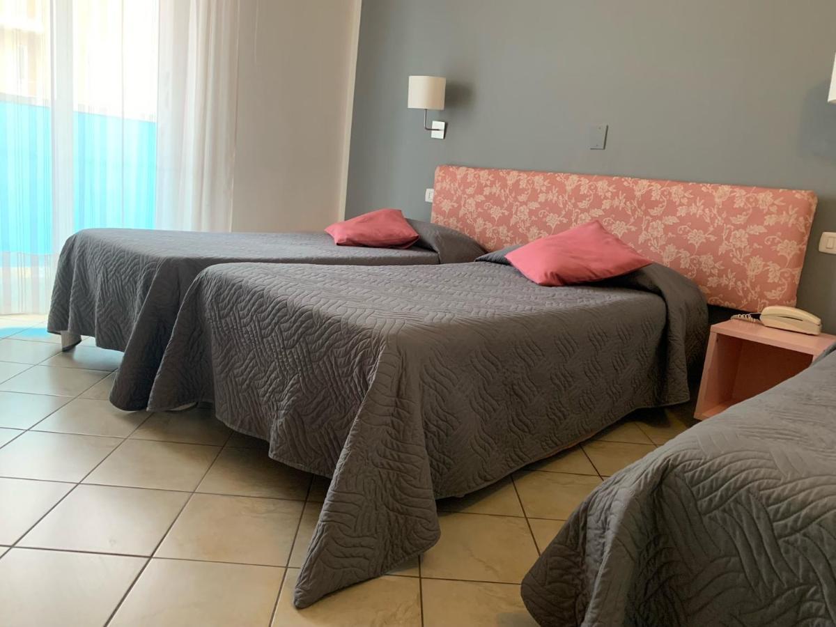 Hotel Spiaggia Marconi Rimini Bagian luar foto