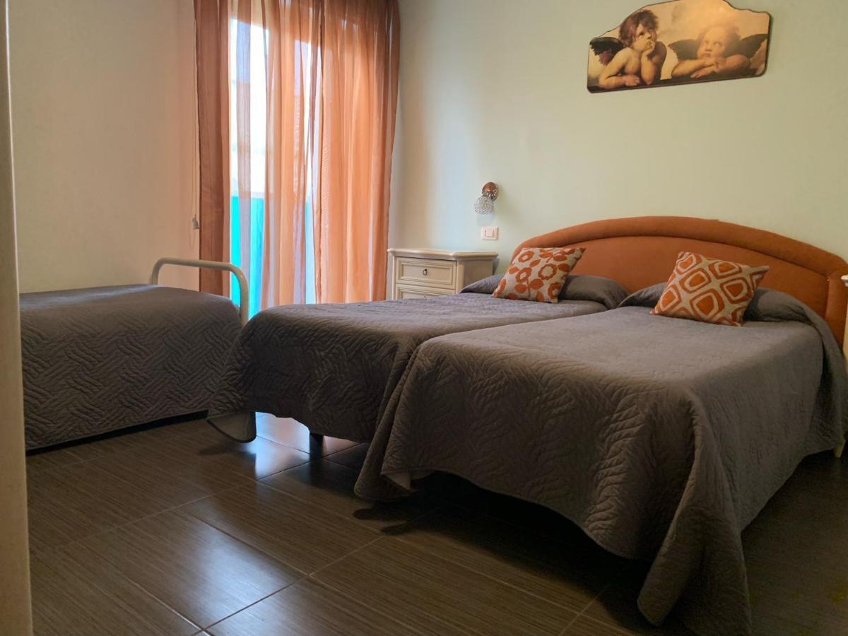 Hotel Spiaggia Marconi Rimini Bagian luar foto