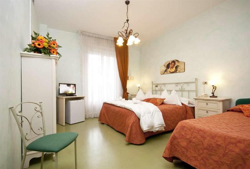Hotel Spiaggia Marconi Rimini Bagian luar foto