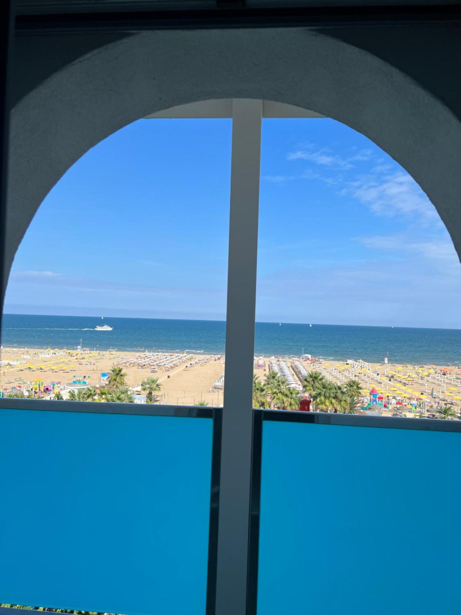 Hotel Spiaggia Marconi Rimini Bagian luar foto