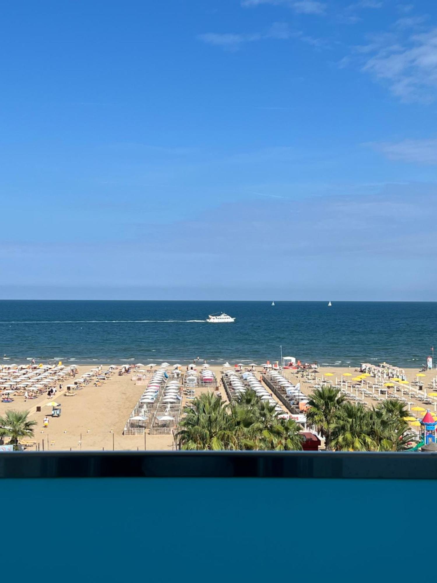 Hotel Spiaggia Marconi Rimini Bagian luar foto
