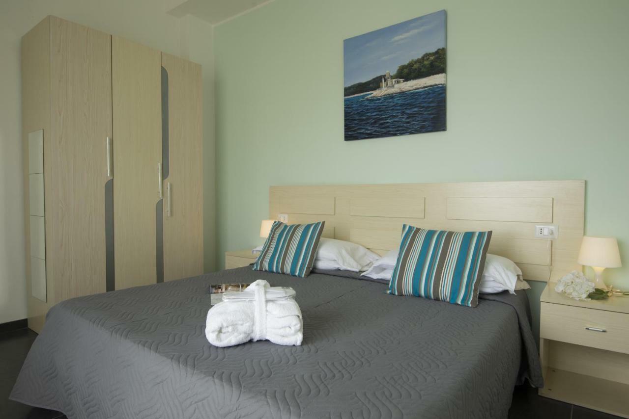Hotel Spiaggia Marconi Rimini Bagian luar foto